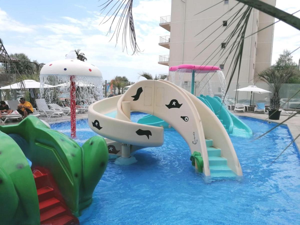 Greenview Alezzi Beach Resort Năvodari Exterior foto